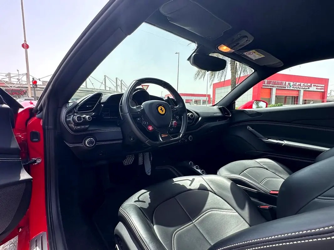 Red Ferrari 488 GTB Base 2017